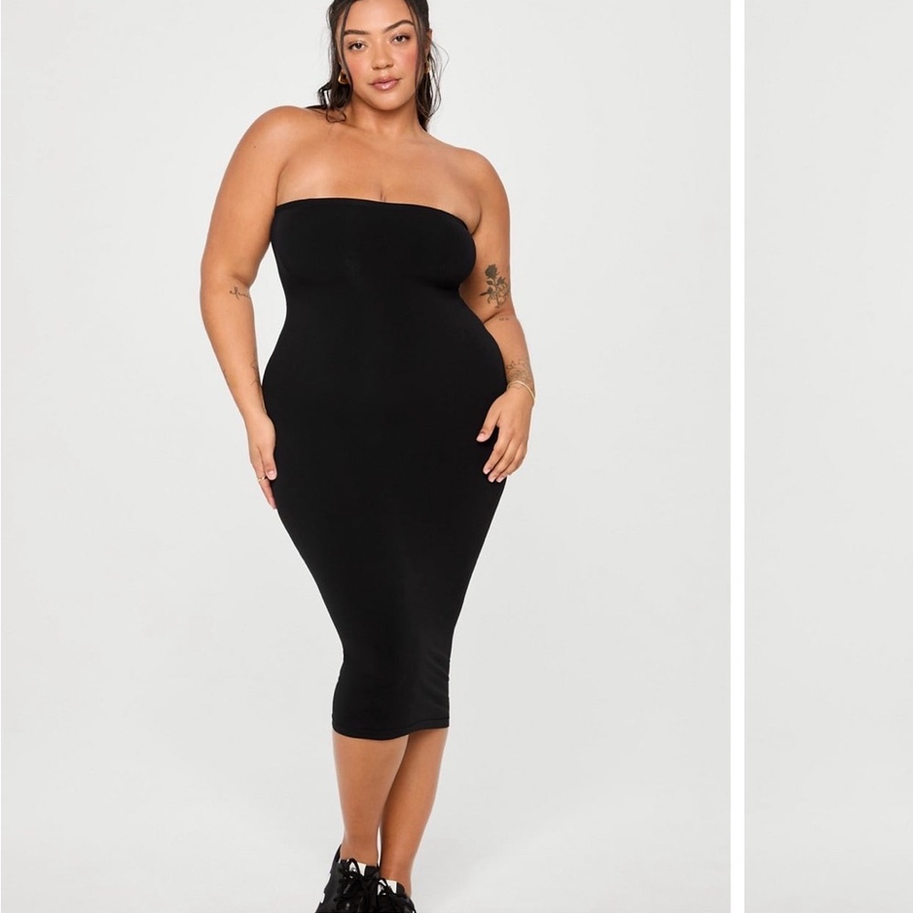 Strapless Bodycon Midi Dress - Black